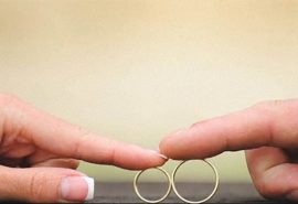 Eίναι ανώτερη από τον γάμο η αγαμία;